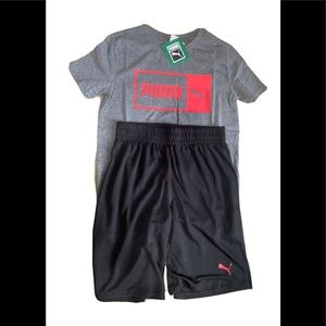 Puma boys 2 piece set Size S 7-8
Shorts -Polyester Shirt -Cotton+pol…